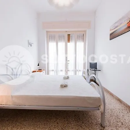 公寓 Bluwave - In Centro 切萨雷奥港